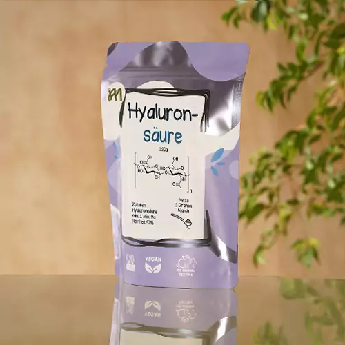 Hyaluronsäure in der Verpackung auf dem Tisch